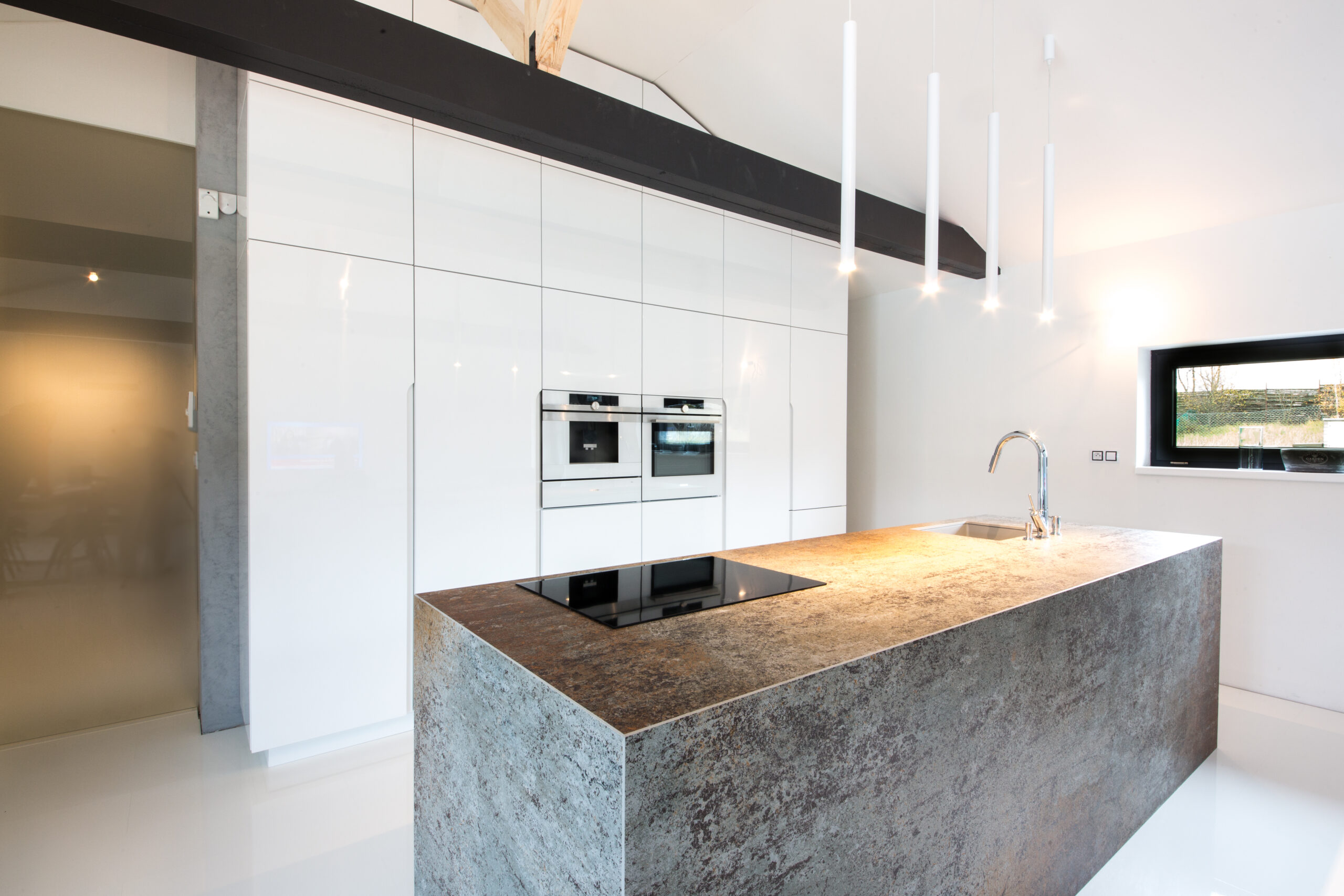 Ostrůvek Neolith Iron Ash